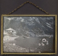 177.     UNKNOWN - ISMERETLEN : [Tatra images. The Green Lake (Zelené pleso) with the hostel], cca. 1900.
