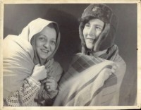 244. [Szovjet nők.] [Amatőr fotó.]<br><br>[Soviet women.] [Amateur photo.]