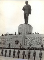 212. [1953. május 1. A dísztribün a Sztálin szoborral Budapesten.] [Riportfotó.]<br><br>[1 May 1953. The grandstand with the Stalin statue in Budapest.] [Photo reportage.] 