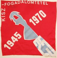 290. KISZ fogadalomtétel. 1945-1970. [Integető kendő, 1970.]<br><br>[KISZ (Communist Youth Federation) pledge. 1945-1970.] [Waving kerchief, 1970.]