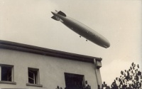 178.  [LZ 127 Graf Zeppelin léghajó]. [amatőr fotó]<br><br>[LZ 127 Graf Zeppelin airship]. [amateur photo]    : 