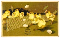 Boldog húsvéti ünnepeket! [Tojásaikkal teniszező kiscsibék] 1907.