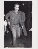 Chiu, Audrey : Jack Nicholson a West Hollywoodban található Roxy Theatre előtt. (Eredeti vintage fotó, ca. 1979.)