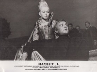 Hamlet - Shakespeare drámájának kétrészes, szélesvásznú szovjet filmváltozata.