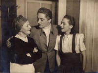 221.     SZIPÁL MÁRTON (MARTIN S. MARTIN) : [Scenes from Afinogenov’s My Little Grandchild lectured in Debrecen in 1949.] 