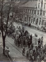 239. [Május 1-jei felvonulás, 1950-es évek, Budapest.] [Amatőr fotó.]<br><br>[1 May procession, 1950’s, Budapest.] [Amateur photo.]