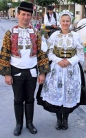 Nosáľová, Viera  : Slovenský ľudový odev