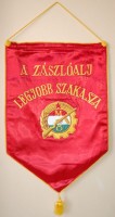 281. A zászlóalj legjobb szakasza. [Közepes méretű munkásőr zászló, cca. 1965.]<br><br>[Best platoon of the battalion.] [Medium-sized worker’s militia flag, cca. 1965.]