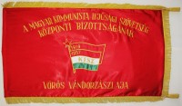 279. A Magyar Kommunista Ifjúsági Szövetség Központi Bizottságának vörös vándorzászlaja. [Nagyméretű zászló, cca. 1965.]<br><br>[The red challenge flag of the Hungarian Young Communist League’s Central Committee.] [Large-sized flag, cca. 1965.]