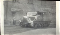 027.   [Csepel 800-as tüzérségi vontató Gyöngyös városában]. [amatőr fotó]<br><br>[Csepel 800 artillery tractor].[amateur photo]  : 