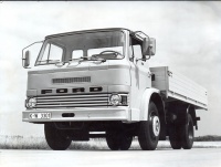 044.   [Ford N-szériás teherautók reklámfotói]. [4 db]<br><br>[Ford N-series trucks, advertising photos]. [4 pcs] : 
