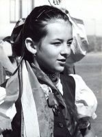 Máté Magda : Leányportré. XV. Országos Nemzetiségi Fesztivál, Szentendre, 1977. augusztus 19-20. 